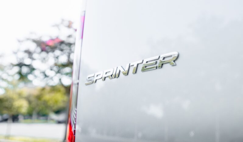
								2024 Silver Mercedes Sprinter full									