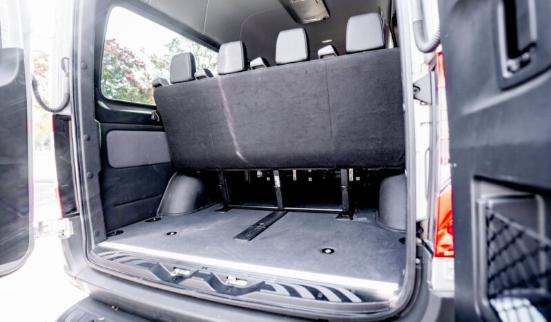 
								2024 Silver Mercedes Sprinter full									