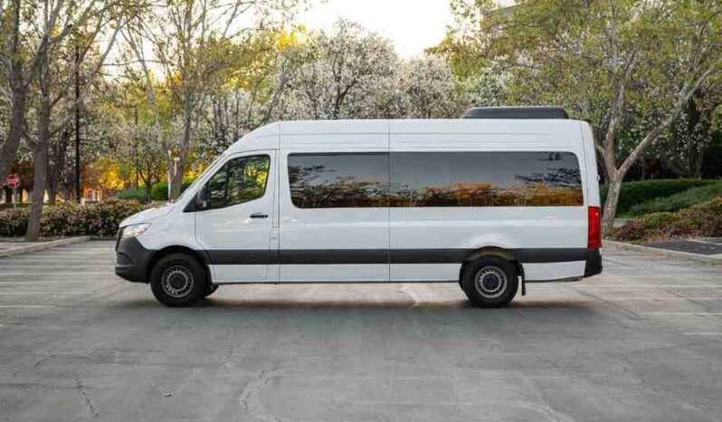 
								2025 White Sprinter -15 full									