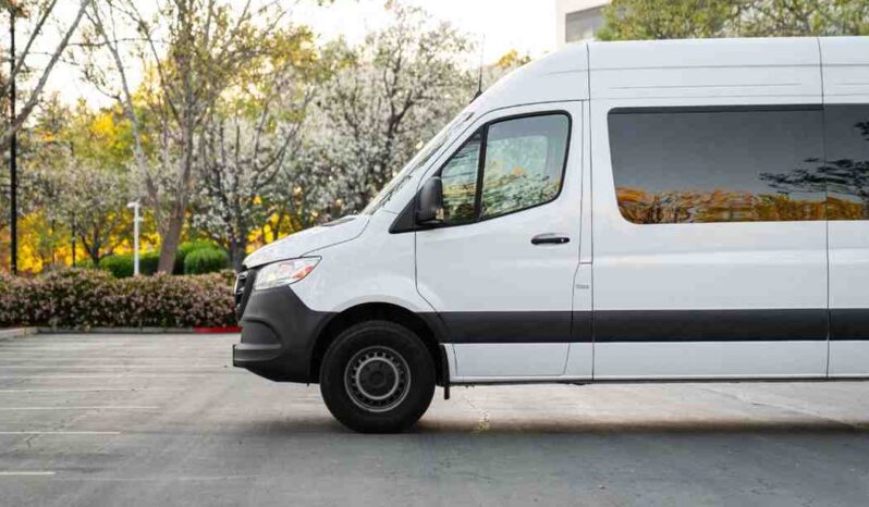 
								2025 White Sprinter -15 full									