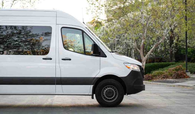 
								2025 White Sprinter -15 full									