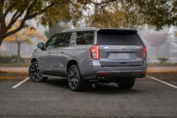 
										2022 Chevrolet Suburban LT full									