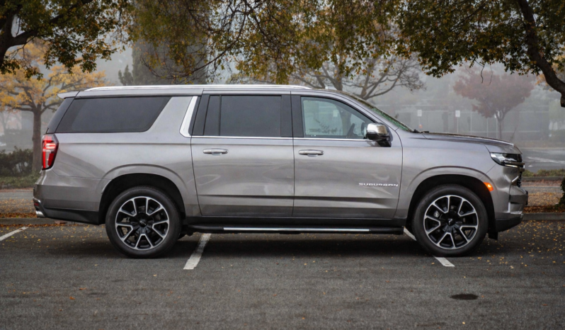 
								2022 Chevrolet Suburban LT full									