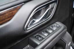 
										2022 Chevrolet Suburban LT full									
