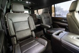 
										2022 Chevrolet Suburban LT full									