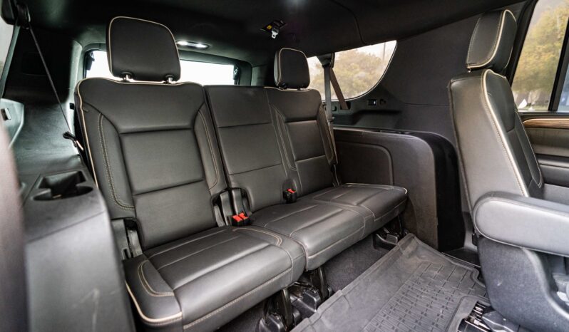
								2022 Chevrolet Suburban LT full									
