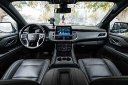 
										2022 Chevrolet Suburban LT full									
